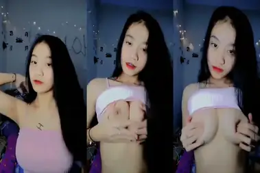Bokep Indo ABG Live Sambil Remas Toket Bulat poster